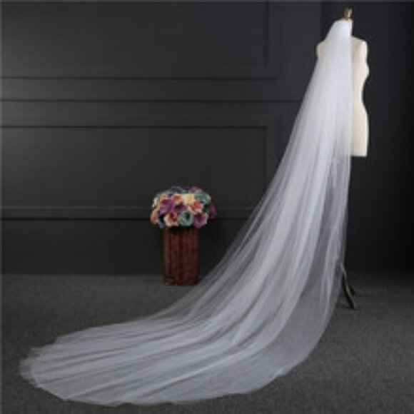 Elegant Wedding Veil with Comb - Picture 1 of 4